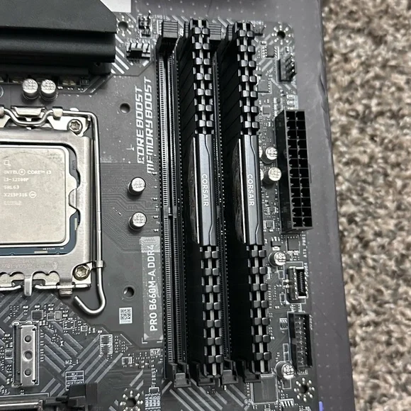 CPU 12100F/RAM 16gb DDR4 3600mhz/GPU rx6650xt/MOBO MSI B660M PRO COMBO